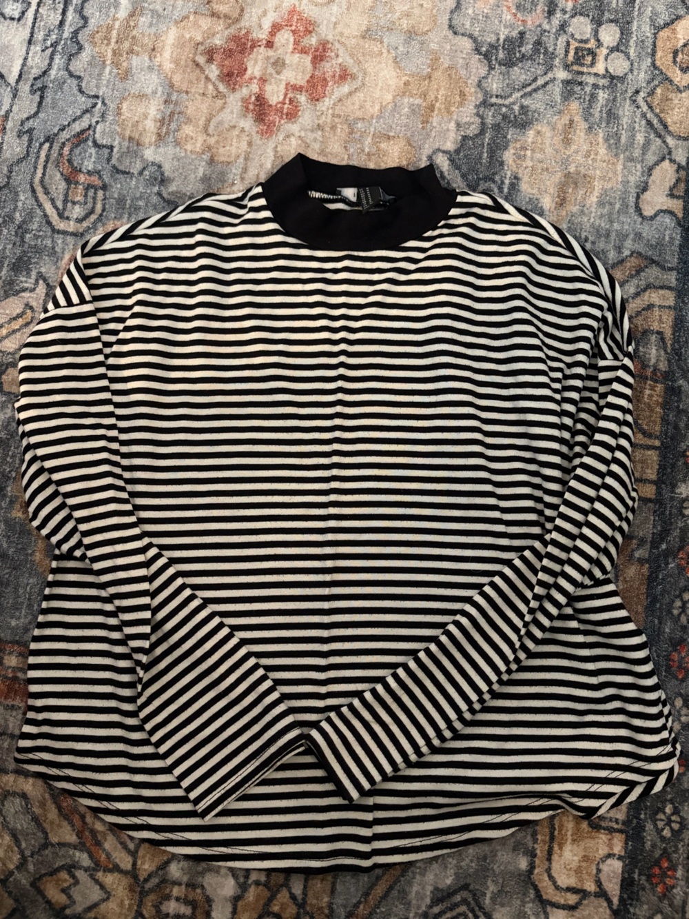 Forever 21 Black and White Striped Long Sleeve Tee